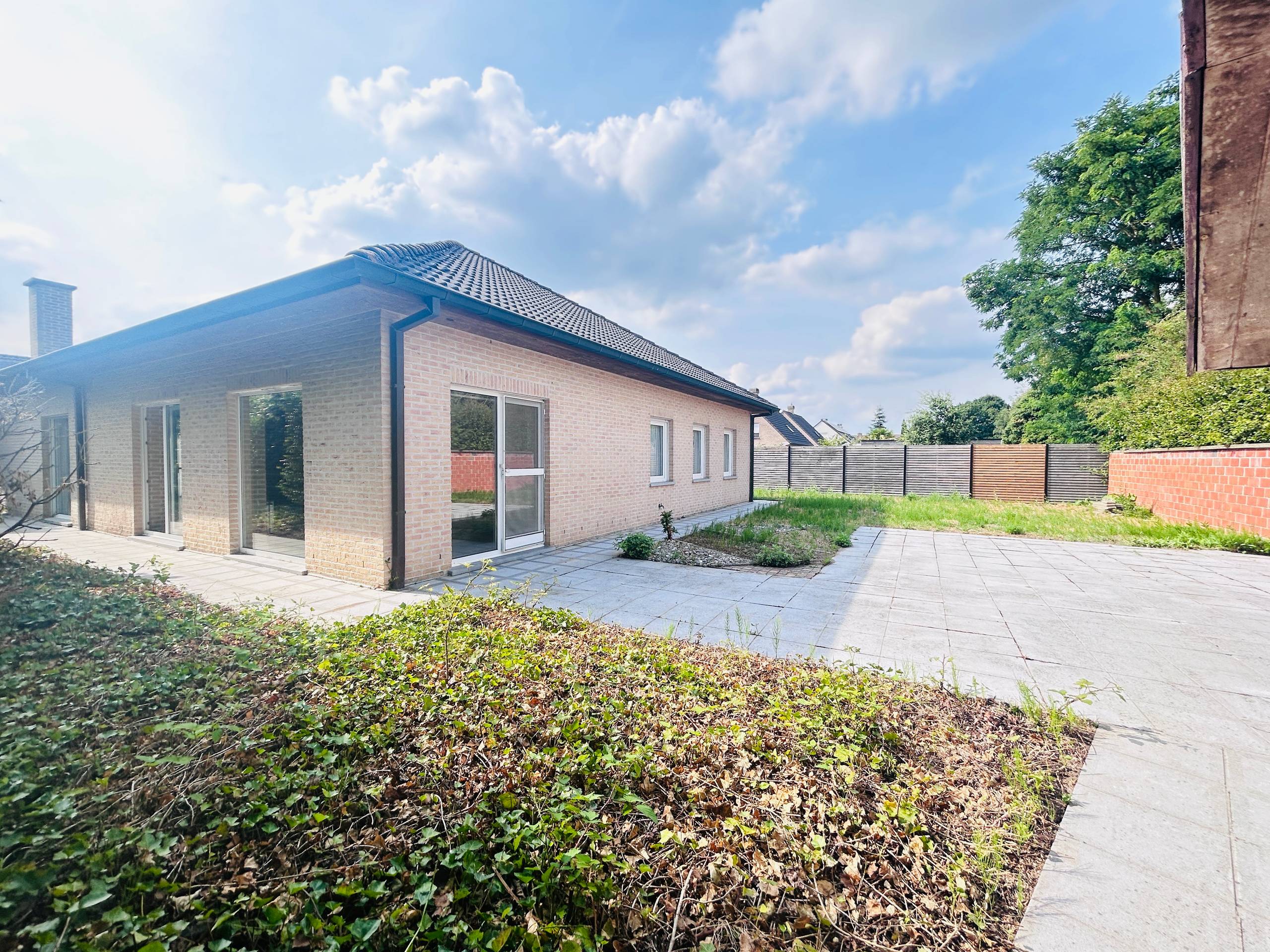 Instapklare ruime villa met 4 slaapkamers en garage. - foto 5