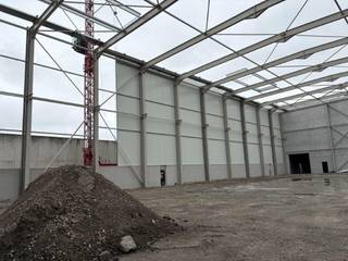 Deze ruime logistieke site in Harelbeke (kant Kortrijk) omvat 4069 m² magazijnruimte met mogelijkheid tot 1200 m² kantoorruimte. Dankzij...