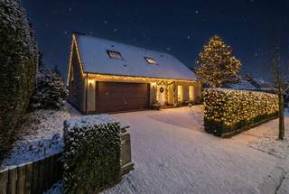 The property is located in the quiet residential area of Diependaal in the sub-municipality of Winksele. An ideal location for those seeking a peaceful living environment with the convenience of nearby amenities and good accessibility.<br /><br />Layout:<br />On the ground floor, you will find an entrance hall, toilet, living room, kitchen, storage room, double garage, terrace, and garden. The first floor includes three bedrooms, a hallway, and a bathroom.<br /><br />Special features:<br />-electric heating<br />-asbestos-free<br />-renovation obligation applies