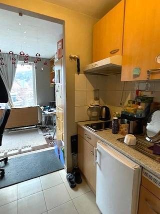 Deze charmante, deels gemeubelde studio van ca. 20 m² bevindt zich op de 3e verdieping aan de rustige achterzijde van het gebouw. Het...