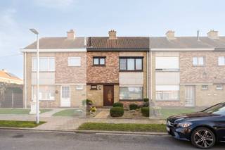 Thanks to its central location, shops, schools and public transport are within walking distance, which contributes to optimal living comfort. In addition, there is a smooth connection to the main access roads, making surrounding cities quick and easy to reach.The property is offered through the Pre-sale formula. On 28/03/2026 between 10:00 and 12:00, you can come visit the property by appointment and make an offer. The listed price is a starting price. For further information, please contact the property agent.