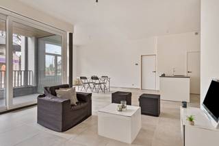 Dit gelijkvloers nieuwbouwappartement is gelegen in residentie Rembrandt op centrale ligging in Wielsbeke. Het afgewerkt appartement geniet van...