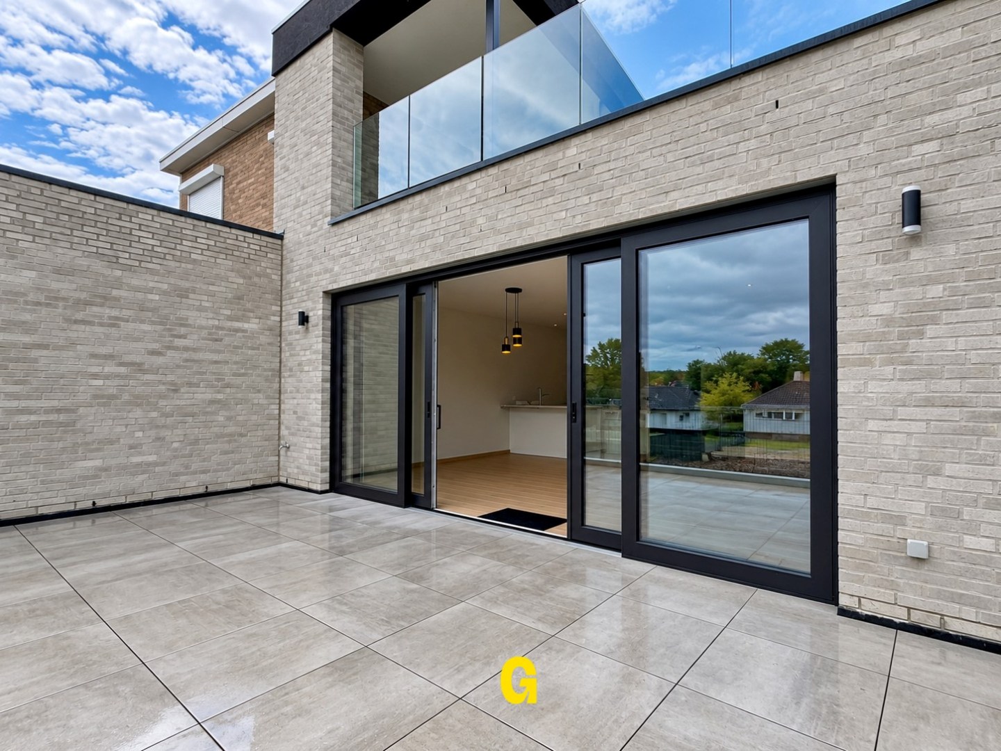 Nieuwbouwappartement met 2 slaapkamers, ruim terras, standplaats en berging te Munsterbilzen - Label A - foto 2