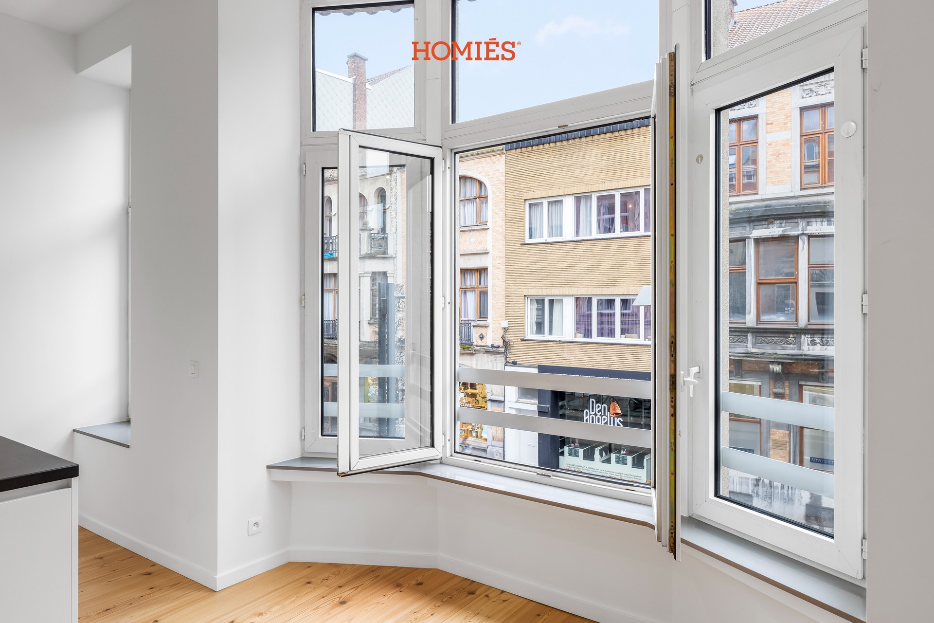 Recent gerenoveerd appartement met terras in historisch pand - foto 3