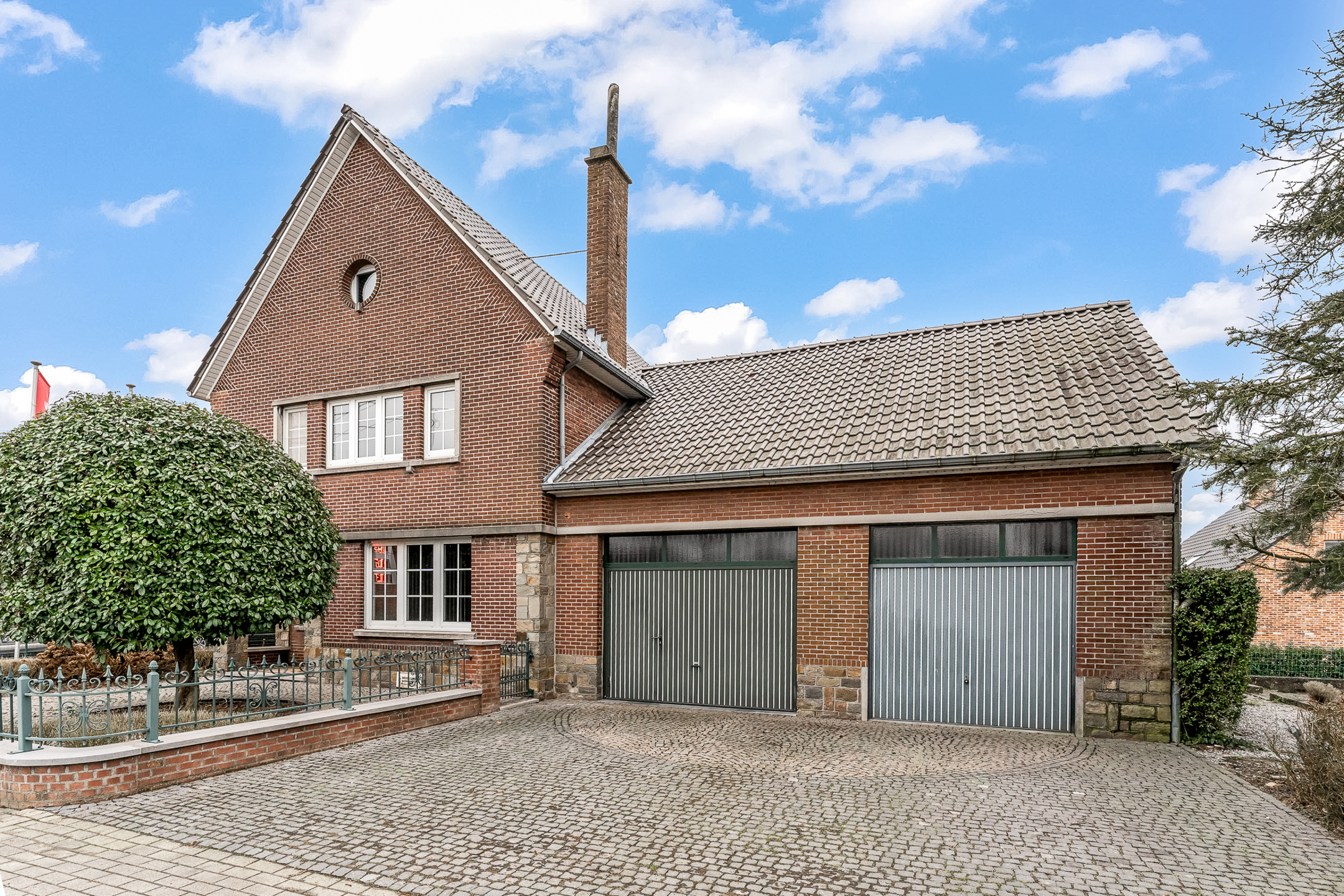 House for sale in Riemst with 5 bedrooms - photo 1