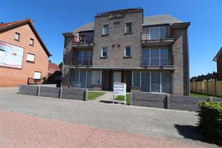 INDELINGWoonkamer op natuursteen (ca 40 m²) met ingebouwde verlichting en toegang tot balkonterras.Keuken op natuursteen, voorzien van volgende...