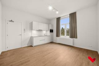 Ce nouveau studio aux finitions haut de gamme bénéficie d'un emplacement privilégié dans une majestueuse maison de maître au cœur de Louvain,...