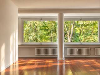 <p>Ideaal gelegen tegenover het Elisabethpark, zonder inkijk en met zicht op het park, bevindt dit prachtige architectenappartement van 140 m² zich in een rustige en groene omgeving, vlak bij het centrum van Brussel. Het metrostation Simonis ligt op slechts enkele minuten wandelen en biedt een vlotte verbinding met Dansaert, de Zavel en de verschillende wijken van het stadscentrum. Ook de Ring is snel bereikbaar. Het appartement werd volledig gerenoveerd in 2020 en omvat: inkomhal, woonkamer, twee slaapkamers, bureau, badkamer met douche, keuken, terras, wasruimte, maatwerkmeubilair/schrijnwerk en kelder. Provisie voor kosten: €250/maand (gemeenschappelijke delen, verwarming, warm en koud water). Staanplaats voor een motor of kleine wagen: €50/maand. Massief exotisch parket. EPC: D (daterend van vóór de werken). Beschikbaar vanaf 1 oktober 2026. De mooie volumes, de lichtinval en de ligging zullen u zeker bekoren! Een bezoek waard.</p>