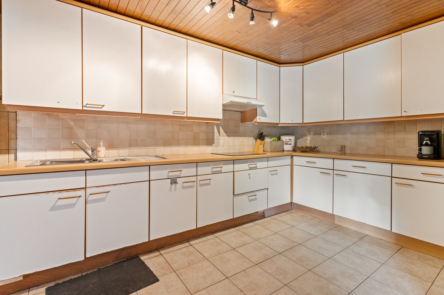 Verder af te werken woning met 4 slaapkamers te Malle! - foto 5