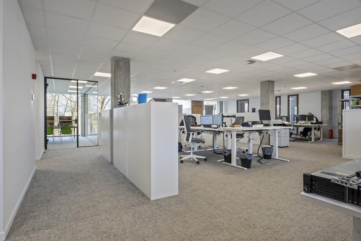 Bureau moderne d'environ 388 m² à louer à Zwevegem - photo 5