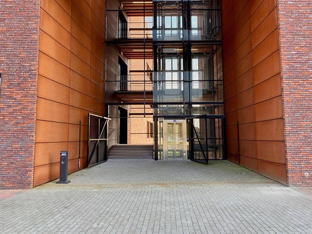 Kantoor met unieke ligging in Genk centrum! - photo 5