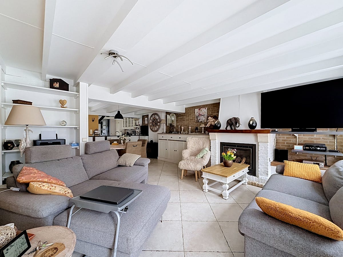 Charmante woning met garage te huur in Veurne - foto 4