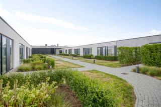 Op zoek naar een investering met directe en stabiele huuropbrengsten?Deze 10 ruime, volledig bemeubelde appartementen maken deel uit van een recent...
