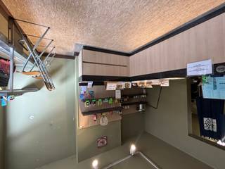 Dit sushirestaurant combineert een modern ingerichte zaal met zitplaatsen voor klanten en een goed uitgeruste afhaal- en deliveryservice. Dankzij de centrale ligging en de vaste klantenkring geniet de zaak van een stabiele omzet en een uitstekende reputatie. Actuele huur €1.505,00<br /><br />Een uitstekende opportuniteit voor ondernemers die actief willen worden in de horeca of hun activiteiten wensen uit te breiden met een rendabel en populair sushiconcept.<br /><br />Verkoopmodaliteiten<br /><br /><ul><li>Overname van de aandelen van de vennootschap<br /><br /></li><li>Inclusief handelsfonds, inrichting, goodwill en lopende contracten<br /><br /></li><li>Prijs en bijkomende details op aanvraag<br /><br /></li></ul>