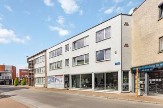 Op een uitstekende locatie in het centrum van Hombeek bevindt zich dit instapklare appartement met twee slaapkamers. U bevindt zich hier...