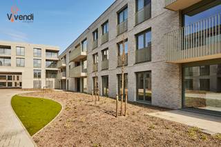 Aan de rand van het centrum, in een aangename autoluwe omgeving, bevindt zich dit recente en instapklare appartement van 92 m², inclusief...