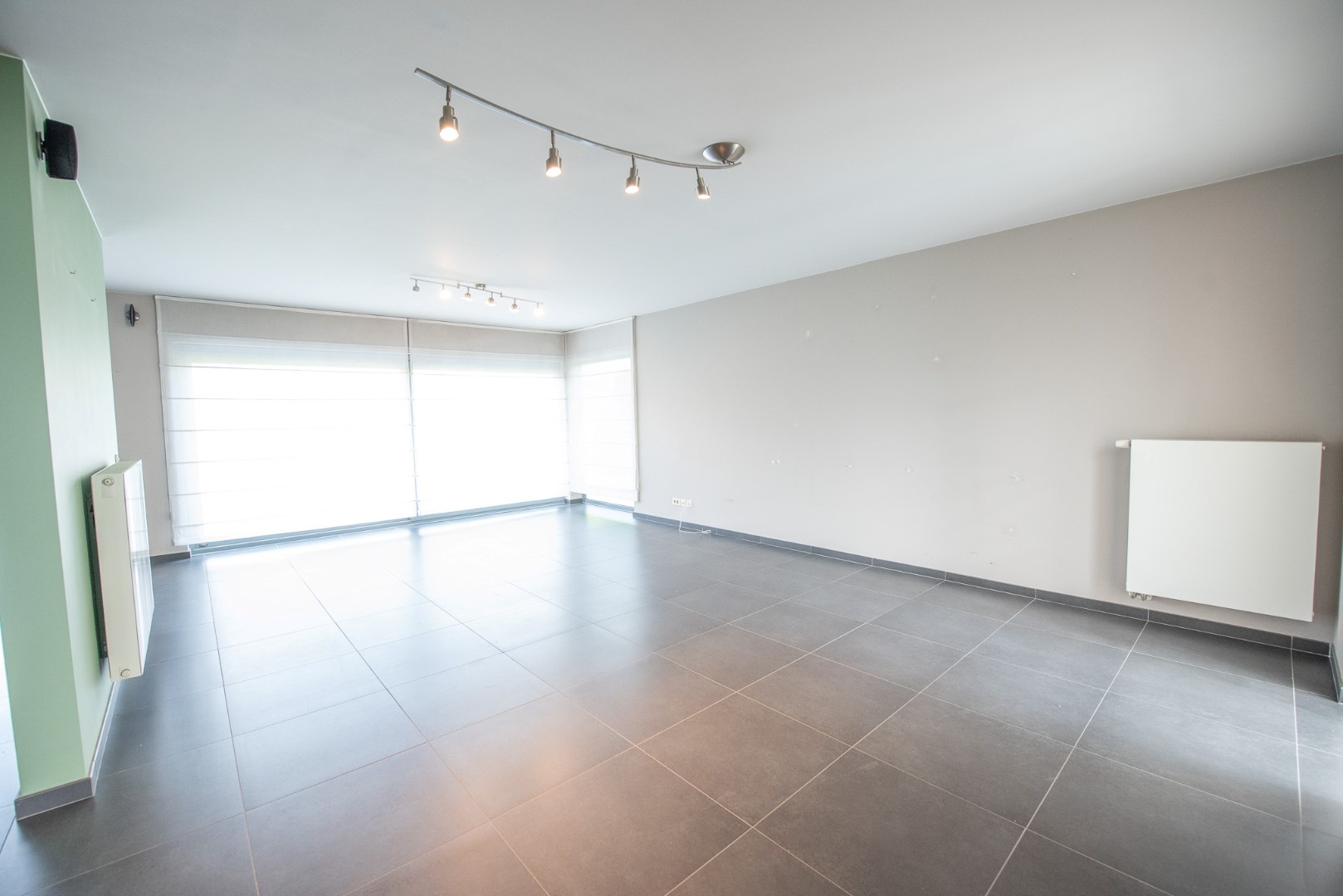 Rustig gelegen, ruime woning met 3 slaapkamers te Oeselgem! - foto 4