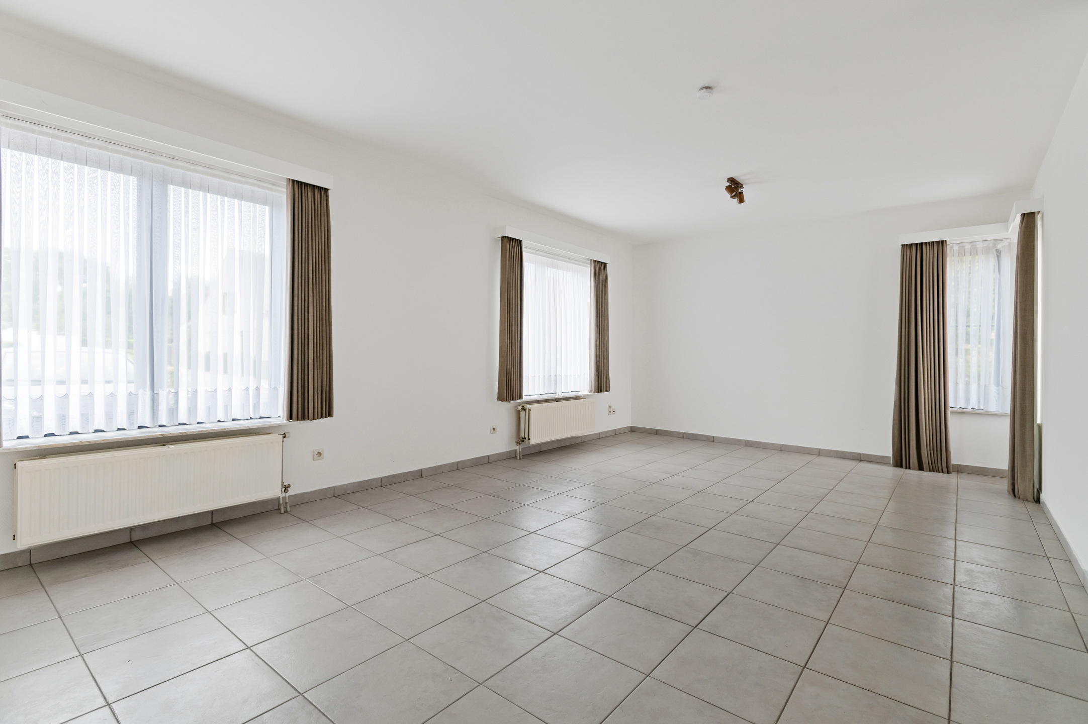 Gezellig 2-slpk appartement met terras in hartje Lille - foto 1