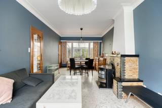 Leuke woning met enige opfrissingswerkenCetrale ligging nabij E19Scholen en supermarkt op wandelafstandWoning met veel potentieel...