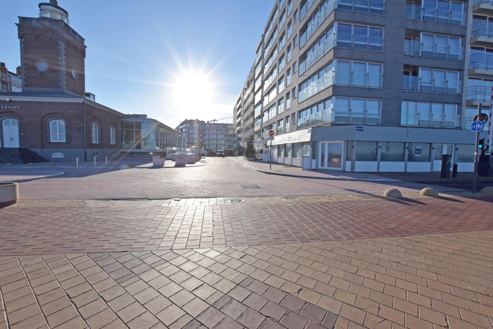 Horeca pand gelegen op een top locatie, op de hoek van de Zeedijk en het Lichttorenplein - foto 1