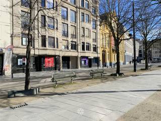 GENT- Kouter 171 -  Op zoek naar een handels- of kantoorruimte te huur op een toplocatie in Gent ? Dan is dit pand iets voor u. De belangrijkste...