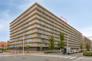 Dit penthouse is gelegen in het centrum van Nieuwpoort bad op enkele passen van de zee. Op de 10de verdieping van een propere residentie is er...