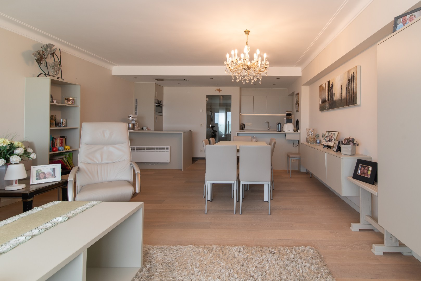 Prachtig gerenoveerd doorloopappartement met 2 slaapkamers - foto 5
