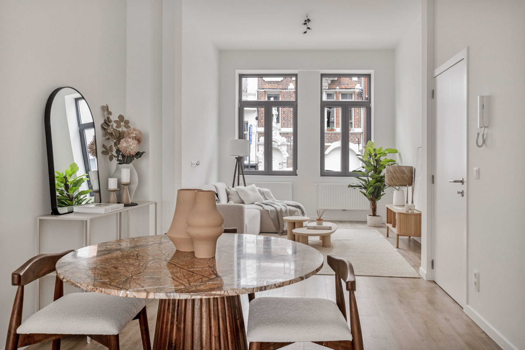 Magnifiek, volledig gerenoveerd huis met charmante stadstuin - foto 2