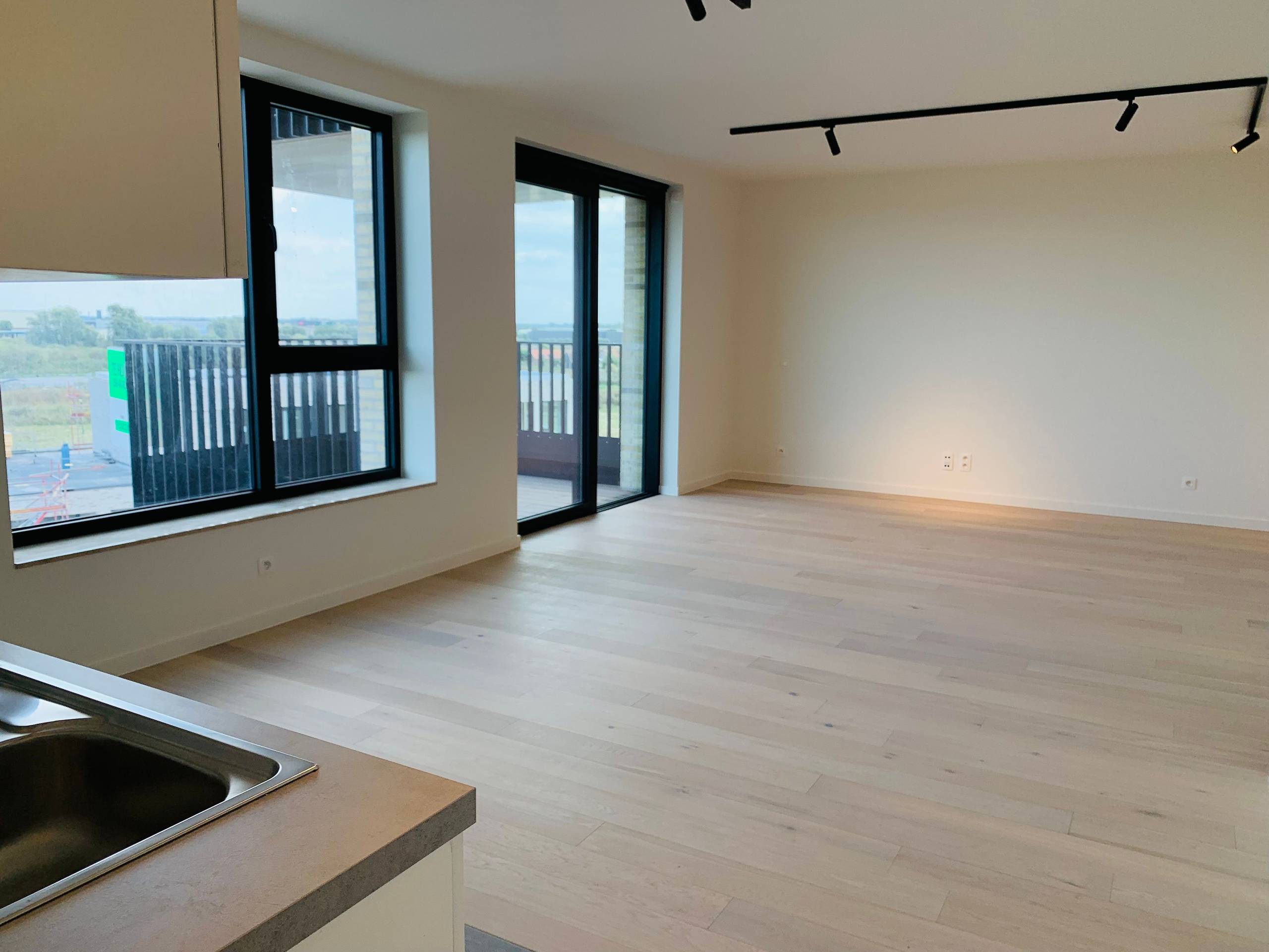 Centraal gelegen 1 slaapkamer appartement mét staanplaats te hartje Veurne! - foto 5