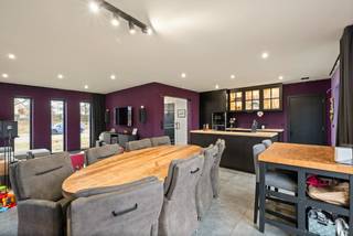 Facilement accessible, cette maison familiale récente et prête à emménager est située dans une rue sans issue, offrant ainsi un environnement...