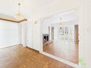 Op wandelafstand van het centrum van Wellen is deze gelijkvloers instapklare woning gelegen.Verschillende scholen, supermarkt, horeca, dokter,...