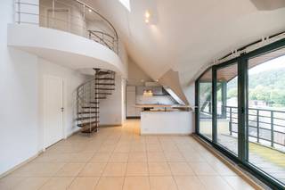 5100 NAMUR, Boulevard de la Meuse 81 bte I5.1Au 5ème étage d'une copropriété, dans une rue calme donnant sur la Meuse, cet penthouse de ± 200 m²...