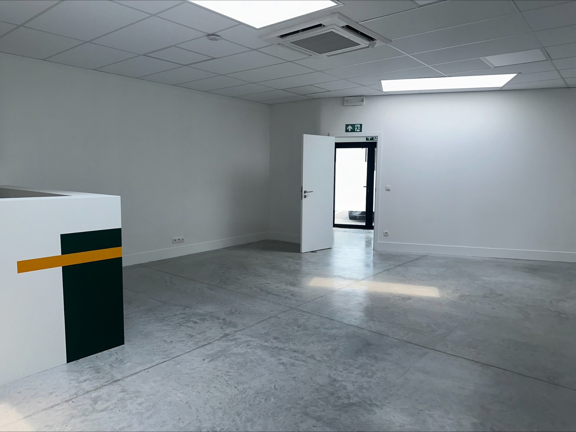 Modern en instapklaar kantoor op toplocatie in hartje Temse - foto 1