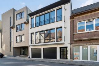 Dit kleinschalig appartement zonder syndici vormt de perfecte thuis voor mensen die de nabijheid van centrumfuncties weten te appreciëren...