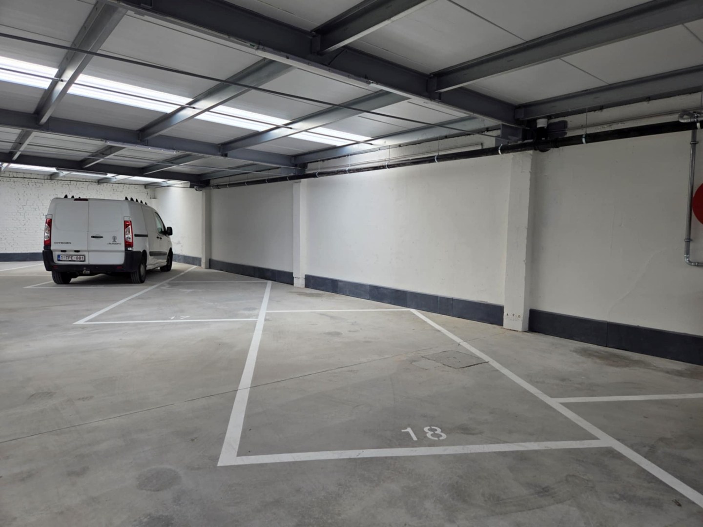 Overdekte autostaanplaats in nieuwbouwresidentie Alfredo! - foto 4