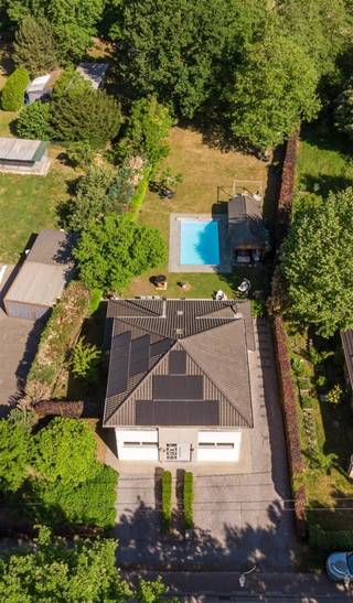 Ontdek deze prachtige villa met zwembad te Tremelo. Dit is een ideale plek voor wie op zoek is naar comfort en ruimte. Deze woning biedt een royale...