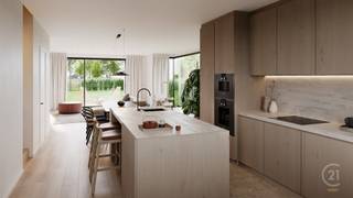 <strong>115 maisons neuves durables à vendre à Leffinge</strong><br />À proximité de Middelkerke et d'Ostende, vous découvrirez 't Cleygoed, un lotissement unique de 115 maisons neuves durables. Ici, vous pouvez profiter du calme et de la tranquillité de la campagne, tout en gardant la ville à portée de main. Que vous soyez un jeune couple, une famille, un moyen ou un senior : il y a quelque chose pour tout le monde à 't Cleygoed. Vivre plus grand ou plus petit, entouré de verdure, avec des techniques durables qui préparent l'avenir ? Bienvenue à 't Cleygoed.<br /><br /><strong>Vivre à la campagne avec le confort moderne</strong><br />'t Cleygoed offre une belle variété de maisons rurales pour ceux qui recherchent la paix et la nature. Chaque maison a son propre caractère et un aspect qui s'harmonise parfaitement avec la nature environnante. Que vous optiez pour un bâtiment fermé ou semi-ouvert, vous vous sentirez ici comme chez vous. Le style rural combiné au confort moderne le plus récent : 't Cleygoed fait de votre rêve de vie une réalité.<br /><strong>Votre maison idéale</strong><br />Tout comme chaque personne est unique, nos maisons neuves durables le sont également. Ce qu'elles ont en commun, c'est une finition de haute qualité et la possibilité de concevoir votre maison entièrement selon vos souhaits. Chez 't Cleygoed, c'est plus qu'une simple maison : c'est un endroit où vos souhaits deviennent réalité. Découvrez comment nos plans s'adaptent parfaitement à votre vision et faites de la vie à 't Cleygoed votre propre morceau de tranquillité.<br /><strong>Près de la côte et des polders</strong><br />Ces maisons nouvellement construites offrent le meilleur des deux mondes : la paix sereine des polders et la côte animée à proximité. Middelkerke et Ostende sont facilement accessibles, ce qui vous permet de combiner le charme de la campagne avec la commodité de la ville. L'endroit idéal pour ceux qui recherchent la déconnexion, sans perdre le contact avec la vie quotidienne.<br /><strong>La maison de vos rêves dans la phase 1</strong><br />'t Cleygoed est un lotissement résidentiel qui offre une gamme variée d'habitations. Quels que soient vos souhaits, nous les réaliserons. La phase 1 de ce projet prometteur est désormais en vente. Saisissez l'occasion d'acquérir la maison de vos rêves !<br />