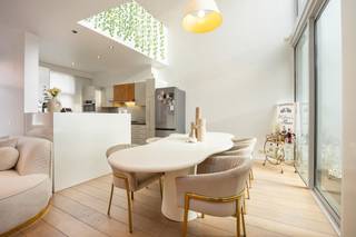 Ruim duplexappartement van 178 m² met o.a. 3 slpks, ruime badkamer, twee douchekamers en terras in het centrum van Turnhout met alle voorzieningen...