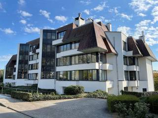 Residentieel gelegen appartement (140m²) met uitzicht op de Leuvense vaart en nabij Vrijbroekpark.Het appartement omvat een inkomhal, WC,...