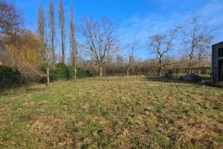 Belle opportunité : l’un des derniers terrains à bâtir disponibles dans le charmant quartier de Zonnewijk (Pius X) à Courtrai. Terrain...