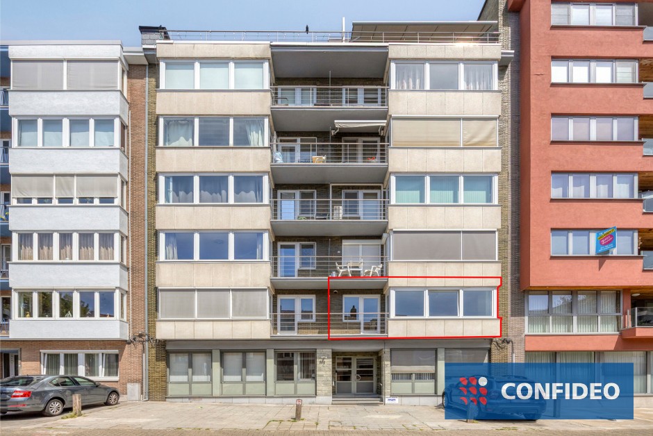 Luxueus, volledig gerenoveerd appartement met 3 slaapkamers, autostaanplaats en kelder - foto 2