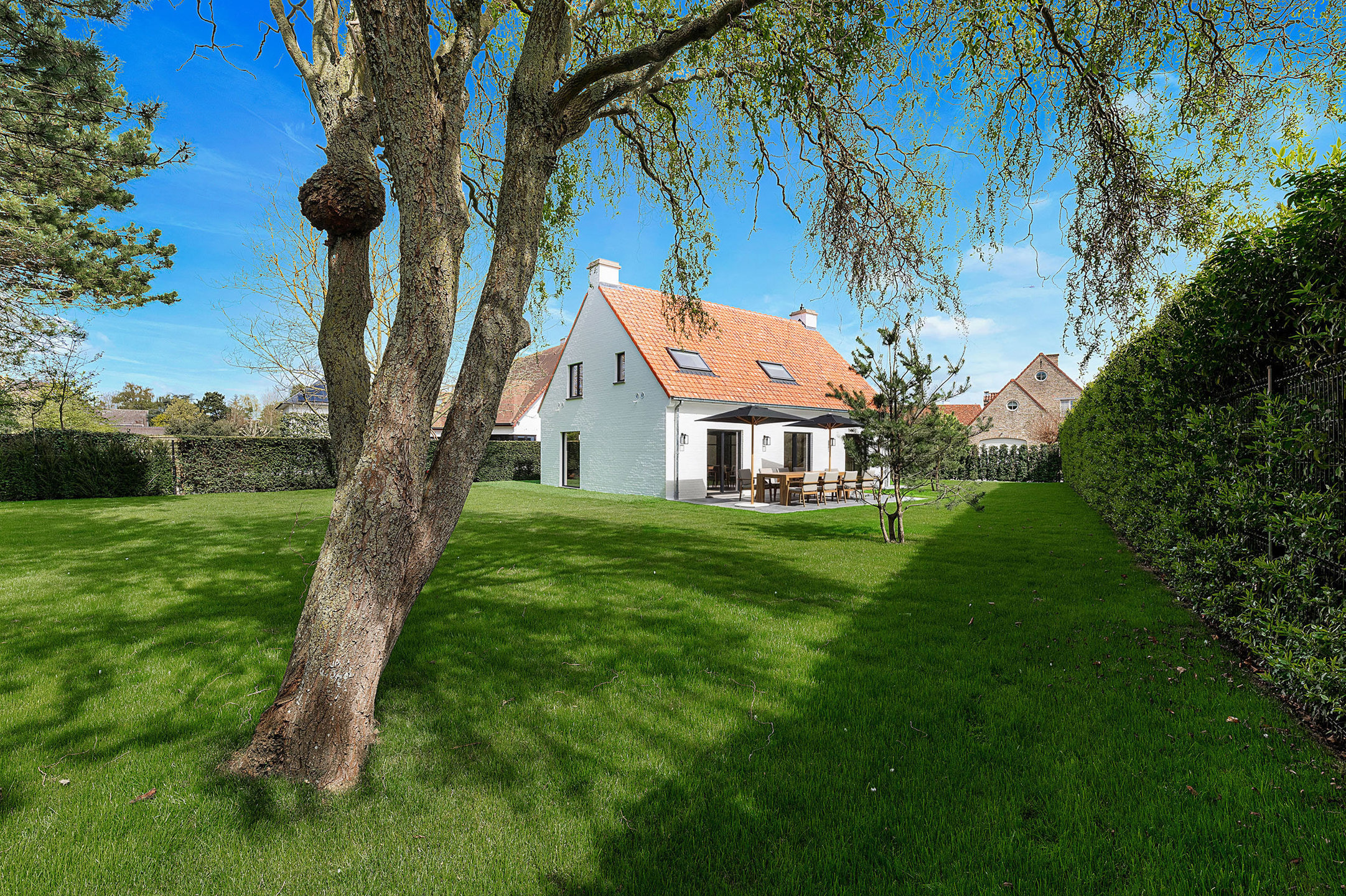 Subliem afgewerkte alleenstaande villa met 4SLK op een uniek ruim perceel te Knokke - foto 5