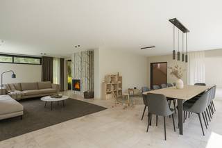 Ruime villa met 8 slpk's op groot perceel te VosselaarEPC: B-label | Asbestveilig | 1832 m² perceelopp. | Bouwjaar 1992Omschrijving:We betreden deze...