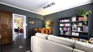 In de Avelgemse Kasteelstraat, op het gelijkvloers gelegen, vind je hier een gezellig 1-slaapkamerappartement, geschikt voor een alleenstaande of...