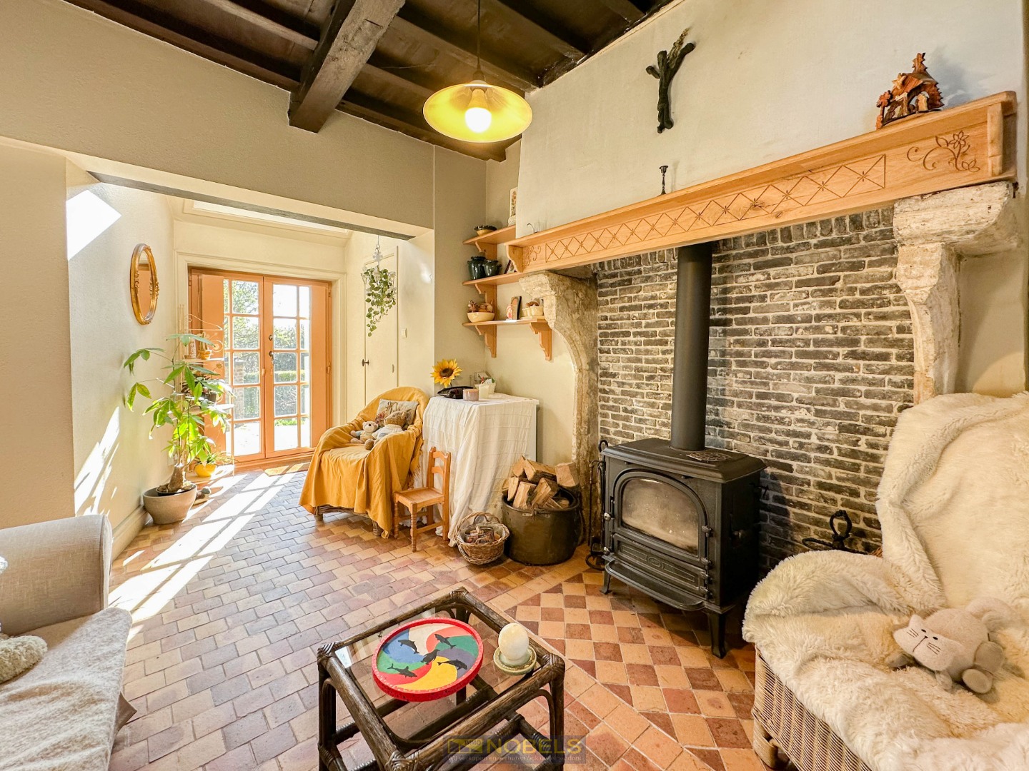 Te koop, beschermd pelgrimshuis met historische grandeur aan het dorpsplein van Mespelare - foto 2