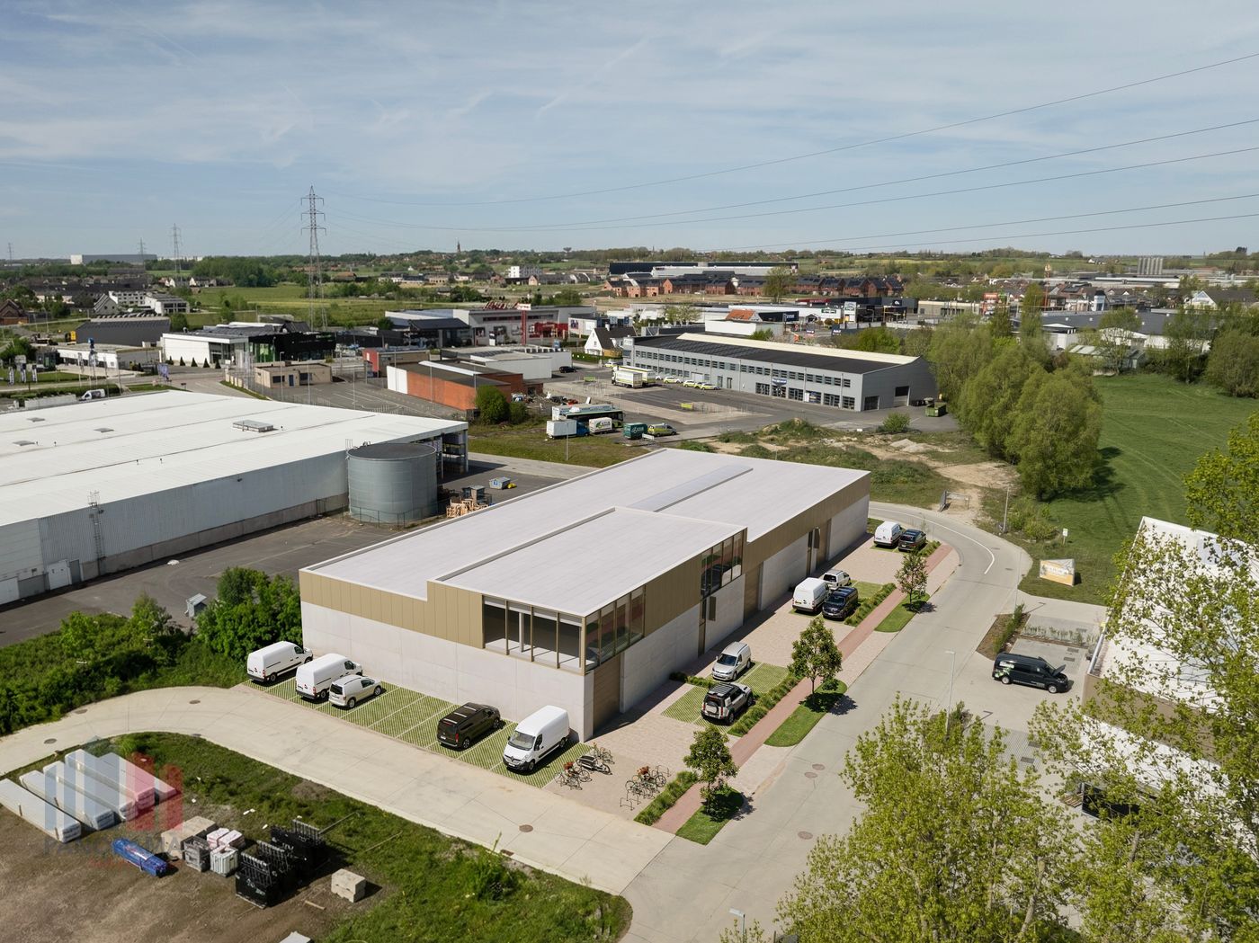 NIEUWBOUW LOODS VAN 2.310 M² MET KANTOOR VAN 712 M² TE KOOP - photo 4