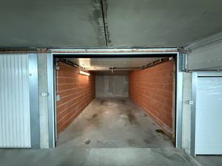 Garagebox te huurB: 2,75L: 6,22H: 2,26...