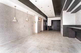 Winkelpand op strategische locatieDit winkelpand is gelegen in de Lange Beeldekensstraat 163, een straat met commerciële mogelijkheden in Antwerpen...