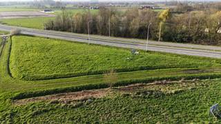 In lendelede langs de rijksweg staat dit stuk grond te koop.Via de zijweg Manpadstraat kan je het stuk grond oprijden door die landelijke...