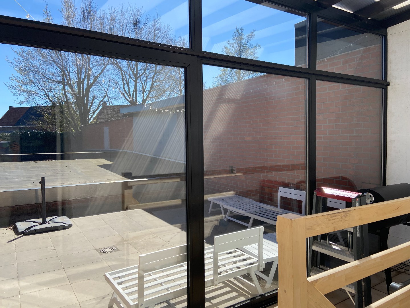 Ruim en centraal gelegen appartement met 3 slaapkamers en dubbele garage te Waregem! - foto 3